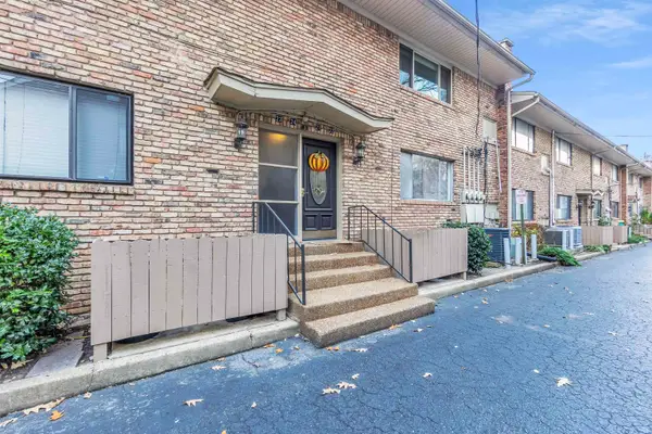4400 POPLAR AVE #21, Memphis, TN 38117