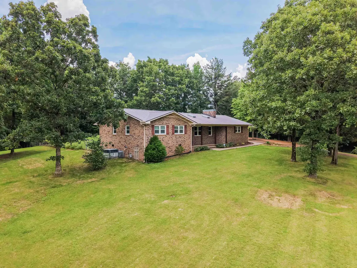 436 SKYLINE DR, Selmer, TN 38375 - #1