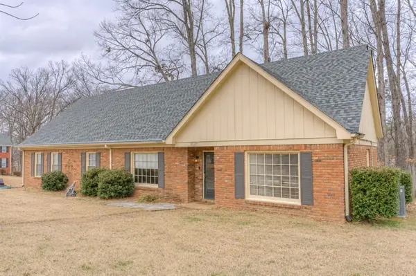 2110 WOODSIDE DR, Germantown, TN 38138
