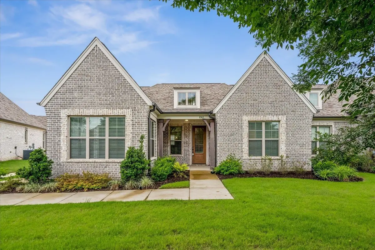 8742 BEDFORDSHIRE DR, Bartlett, TN 38133 - #1