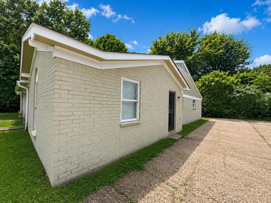 1857 S PERKINS RD, Memphis, TN 38117 - #2