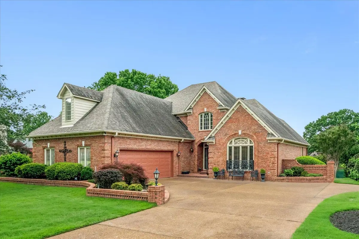 2255 OTTERBURN LN, Germantown, TN 38139 - #1