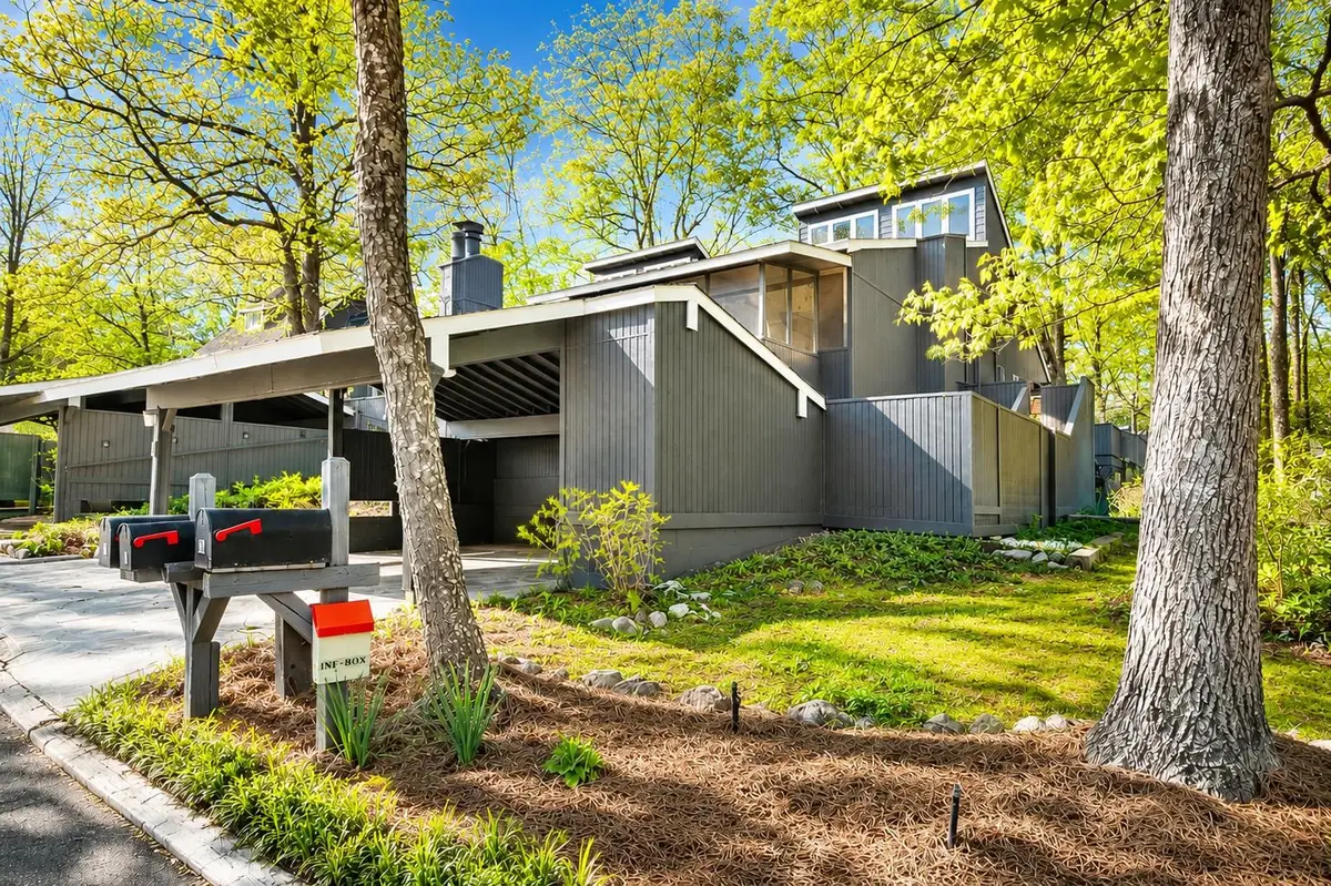 1104 N PARKWAY ST, Jackson, TN 38305 - #1