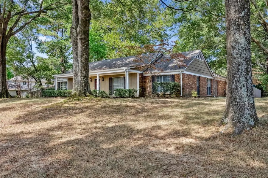 8018 CROSS PIKE DR, Germantown, TN 38138 - #2