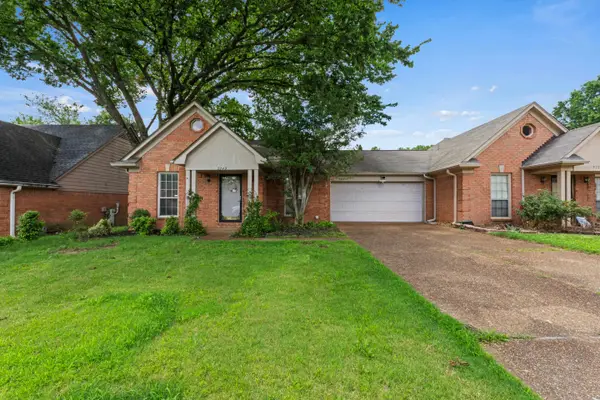2749 COLONIAL TOWERS DR, Memphis, TN 38016