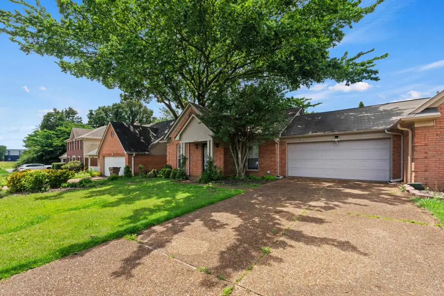 2749 COLONIAL TOWERS DR, Cordova, TN 38016 - #3