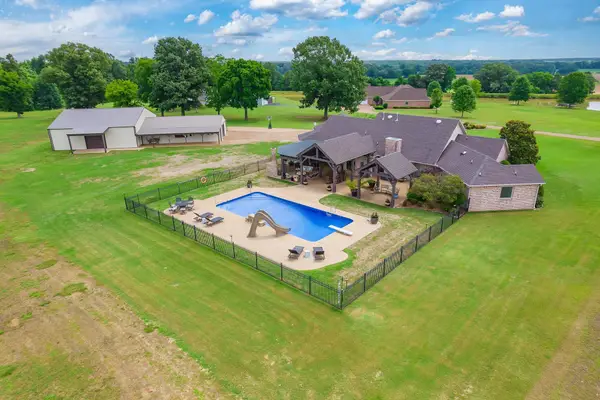 1491 BURRHIGHT RD, Bells, TN 38006
