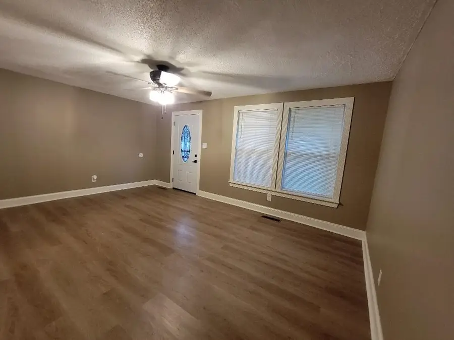 913 CHAMBLISS RD, Memphis, TN 38116 - #2