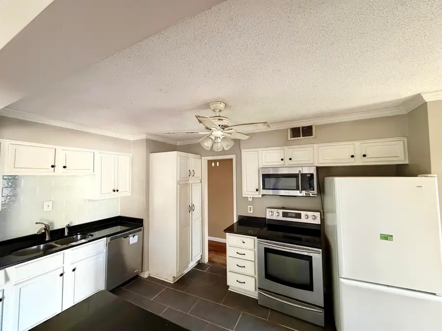 553 WEIZMAN ST, Memphis, TN 38117 - #2