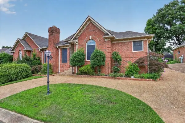 1846 E PHEASANT ACRES LN, Memphis, TN 38016