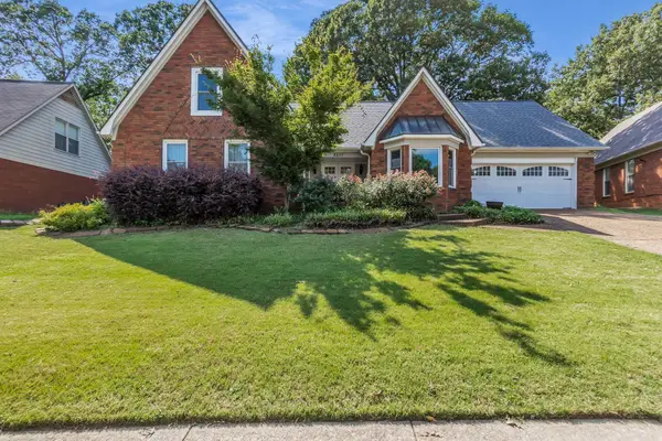 2237 OAK HOLLOW LN, Memphis, TN 38016