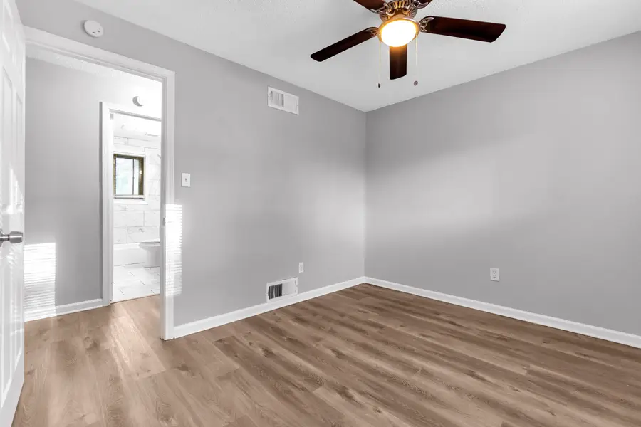 1136 S WHITE STATION RD, Memphis, TN 38117 - #3