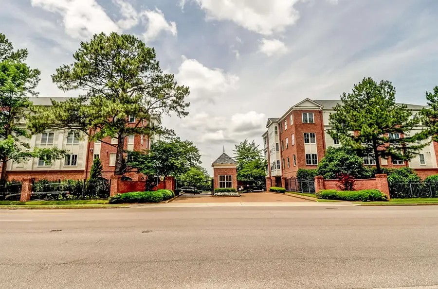 591 LEXINGTON CLUB CT #303, Memphis, TN 38117 - #2