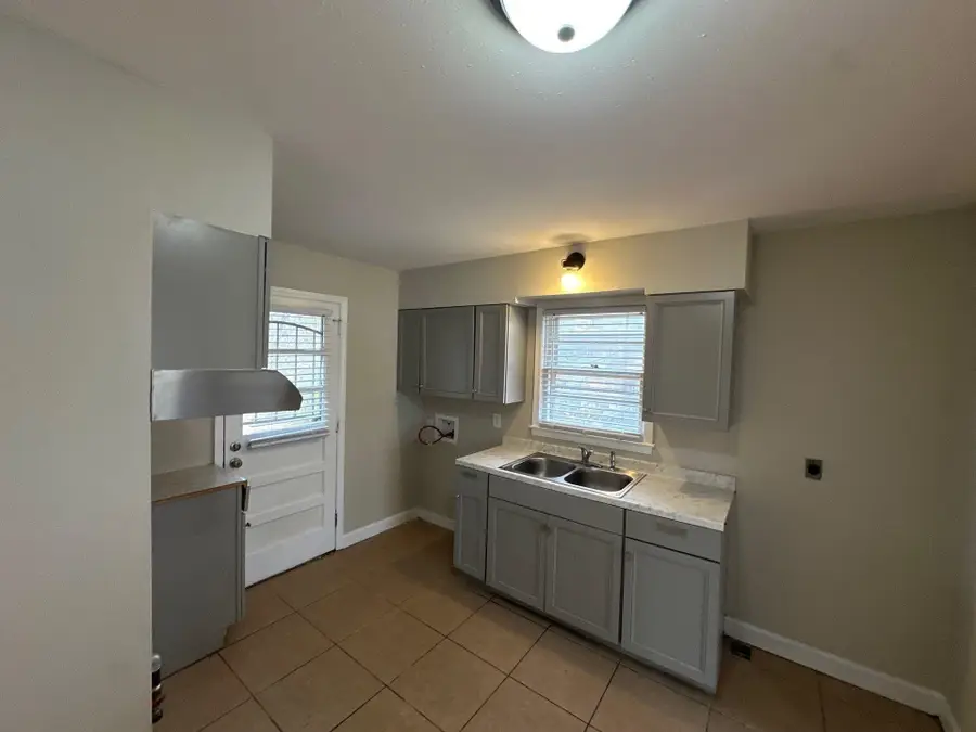 3553 JULIA ST, Memphis, TN 38127 - #2