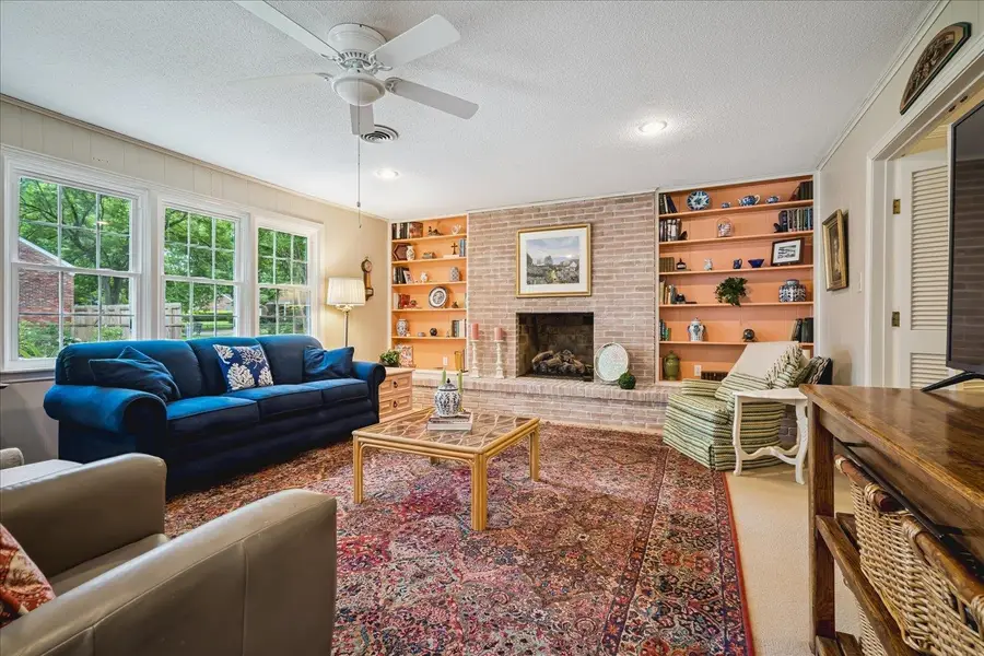 4927 DEE RD, Memphis, TN 38117 - #3