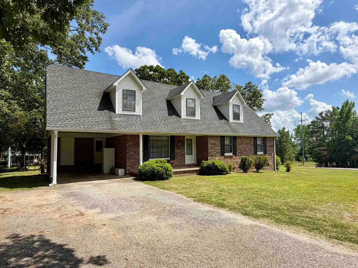 142 TREECE ST, Selmer, TN 38375-3216 - #1