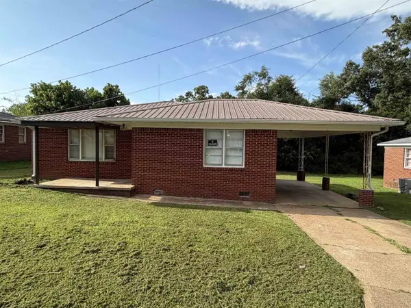 200 JW DAVIS DR, Savannah, TN 38372