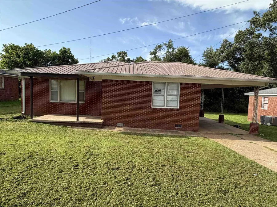 200 JW DAVIS DR, Savannah, TN 38372 - #3