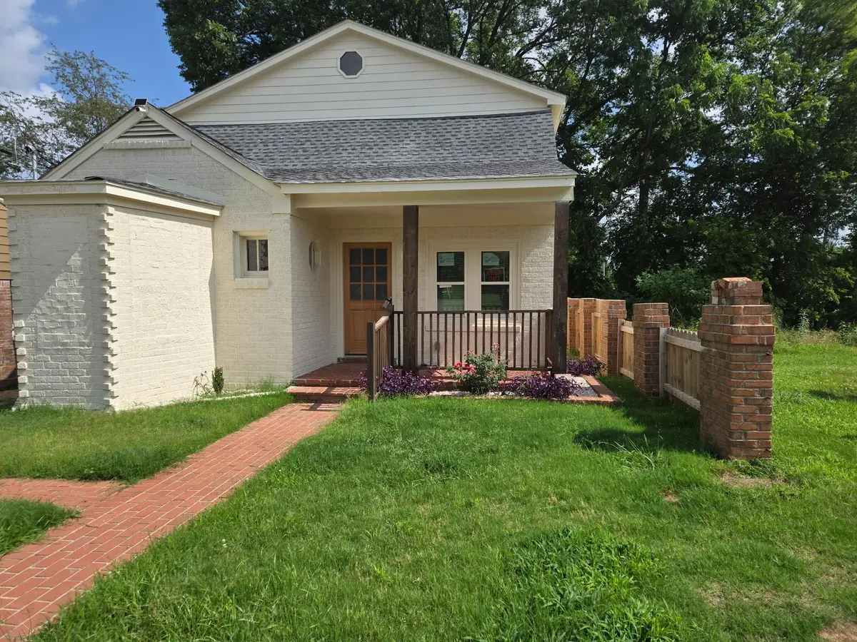 2766 SELECT AVE, Memphis, TN 38114 - #1