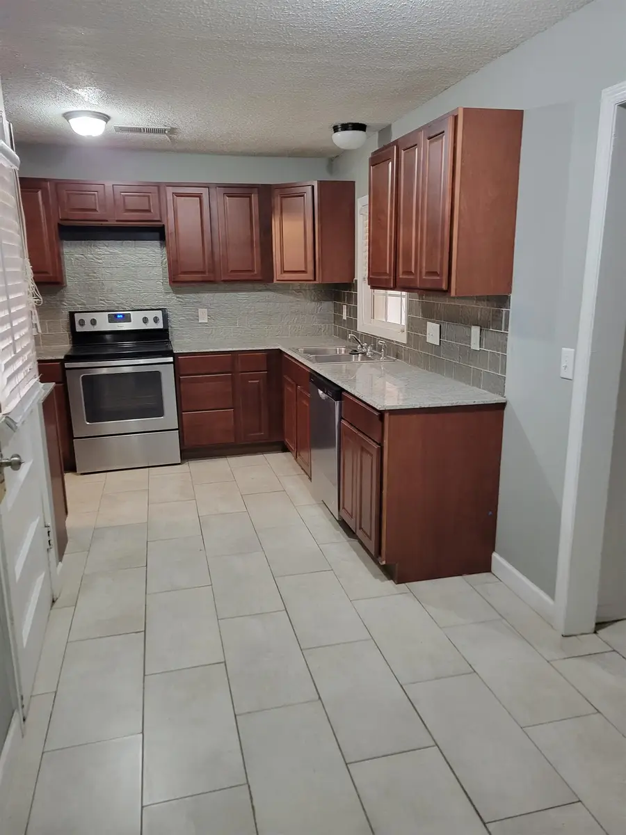 1229 S PERKINS RD, Memphis, TN 38117 - #2