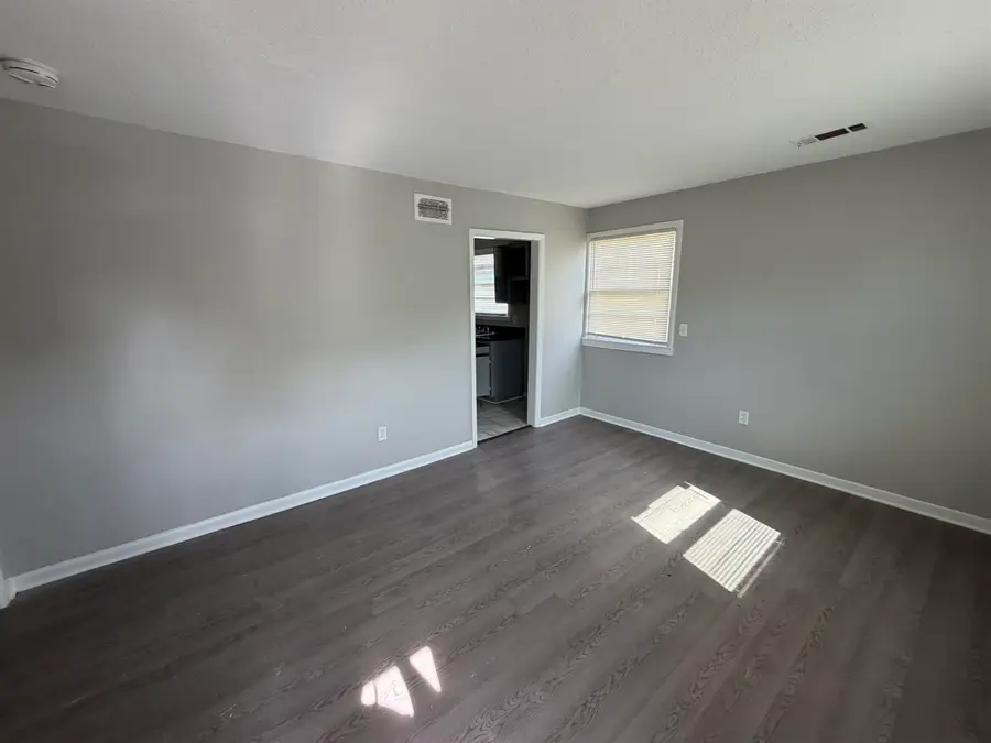 3525 ROCHESTER RD, Memphis, TN 38109 - #2