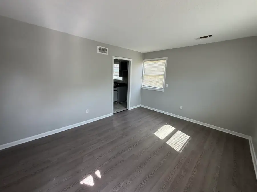 3525 ROCHESTER RD, Memphis, TN 38109 - #3