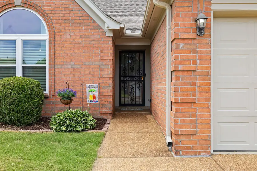 995 JESSICA LAUREN DR, Cordova, TN 38018 - #2