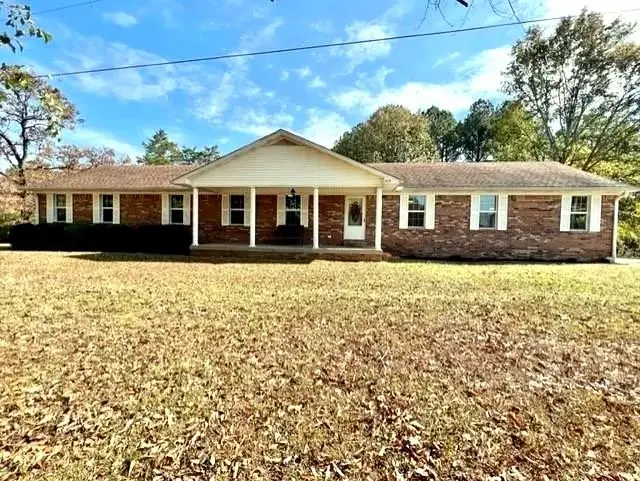 309 KIRKPATRICK DR, Selmer, TN 38375-1806 - #1