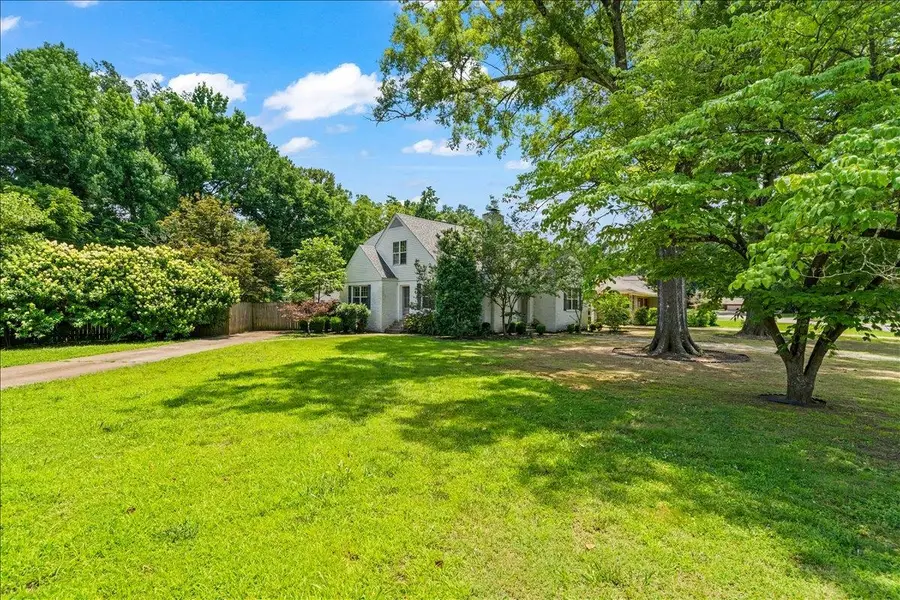 252 BARRY RD, Memphis, TN 38117 - #2
