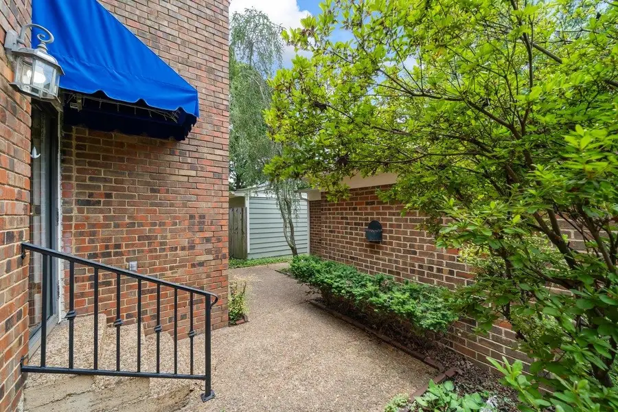 6942 AMBERLY DR, Memphis, TN 38119 - #2
