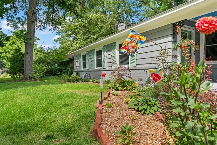 1072 W PERKINS RD, Memphis, TN 38117 - #2