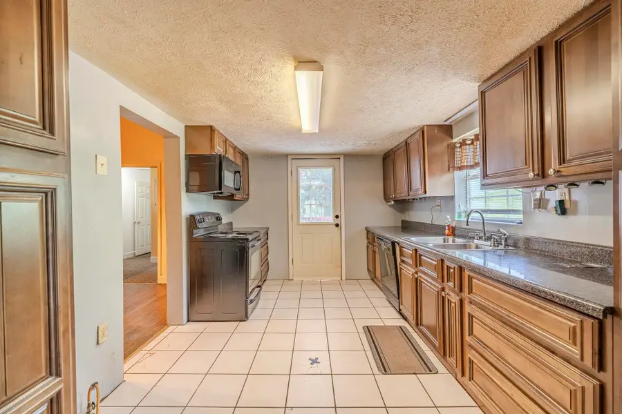 417 TENNESSEE ST, Savannah, TN 38372 - #2