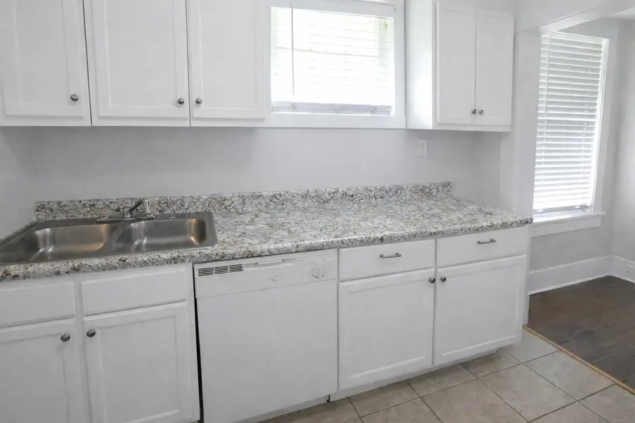 244 N BELLEVUE BLVD, Memphis, TN 38105 - #2