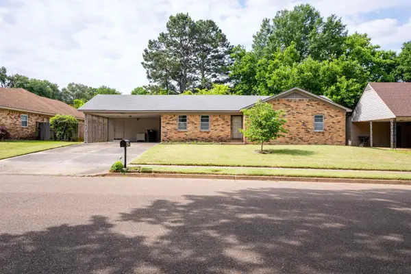 5723 BARTLETT WOODS DR, Bartlett, TN 38134