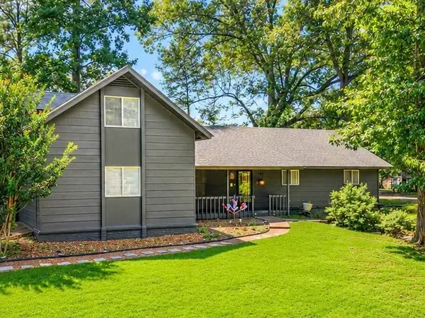 2193 WOODRUFF DR, Germantown, TN 38138