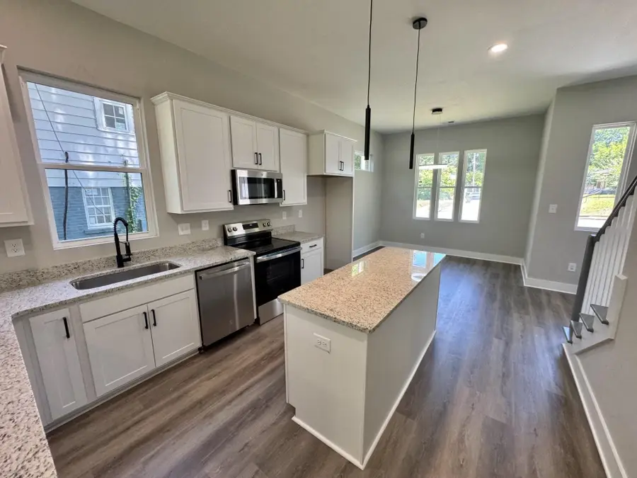 369 N HOLLYWOOD ST, Memphis, TN 38112 - #2