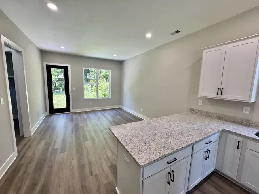 369 N HOLLYWOOD ST, Memphis, TN 38112 - #3