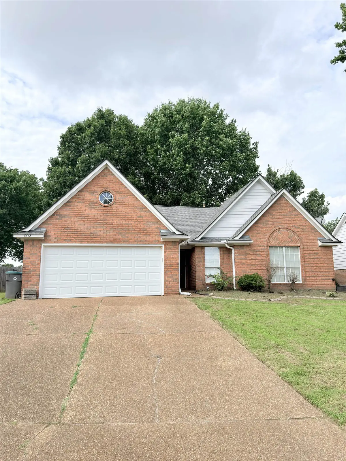 8612 OVERCUP OAKS DR, Cordova, TN 38018 - #1