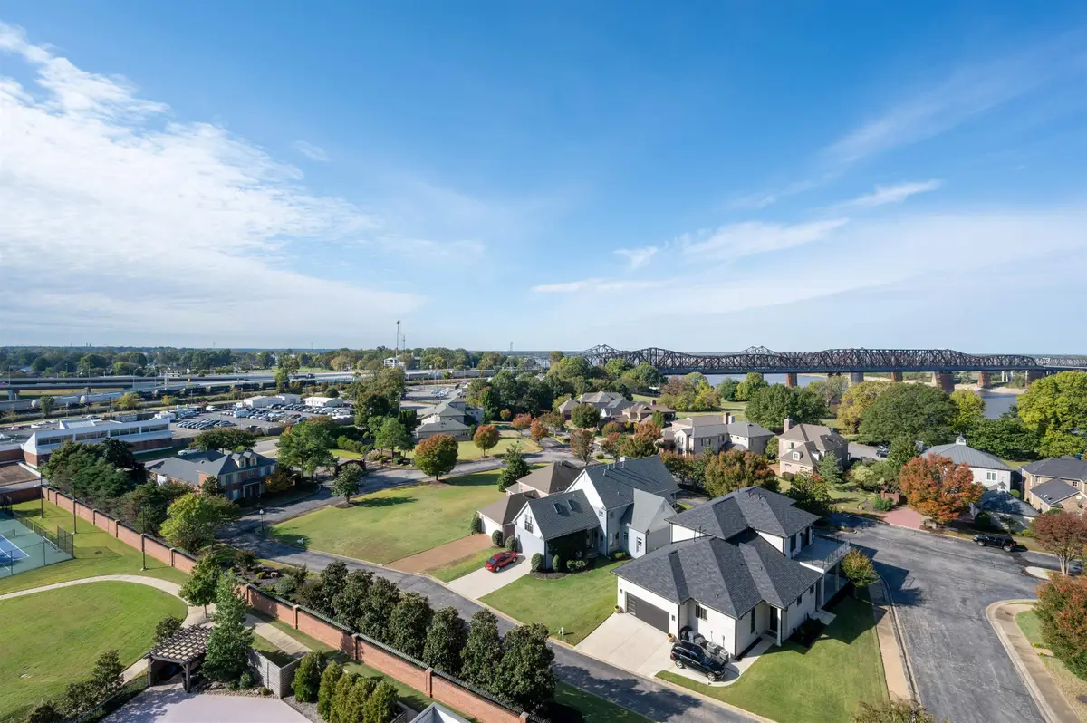 717 S RIVERSIDE DR #903, Memphis, TN 38103 - #1