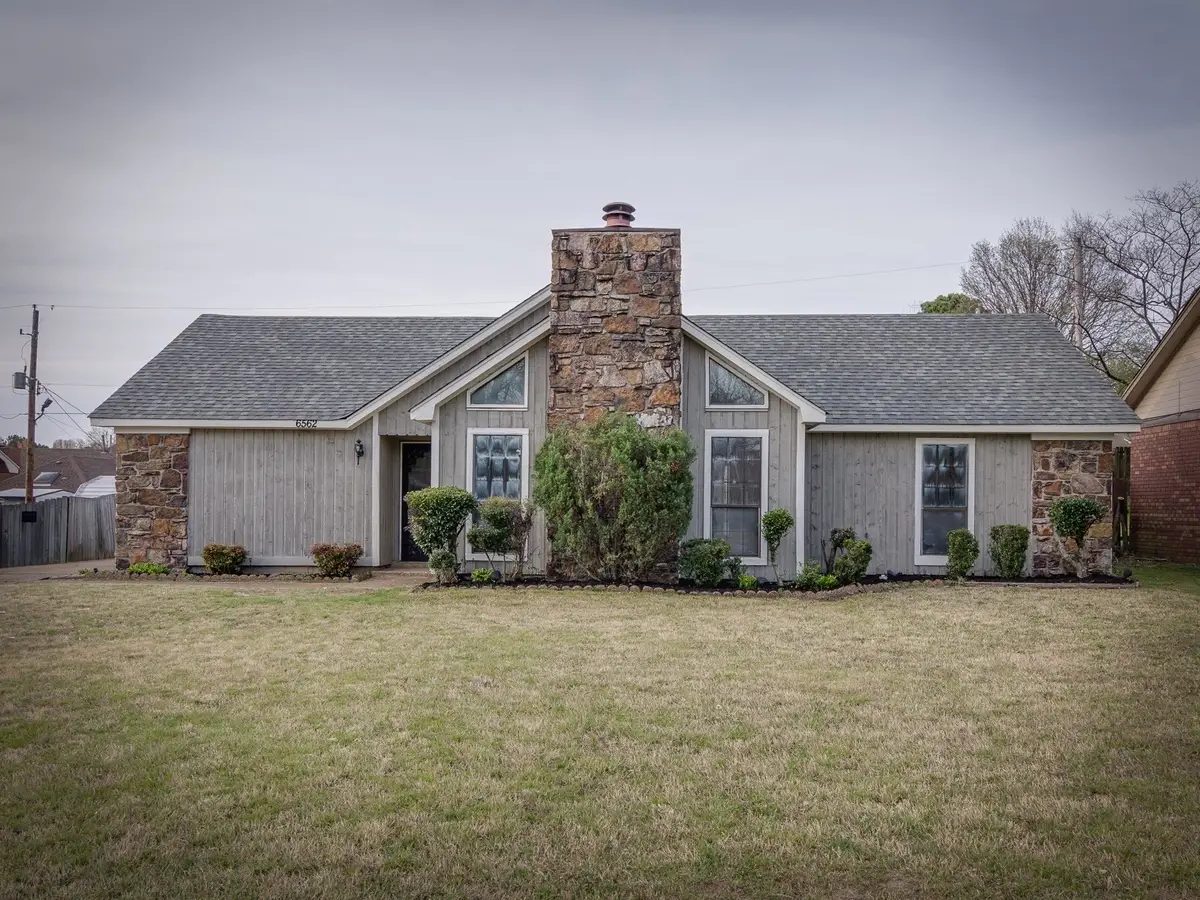 6562 LAKE VALLEY DR, Memphis, TN 38141 - #1