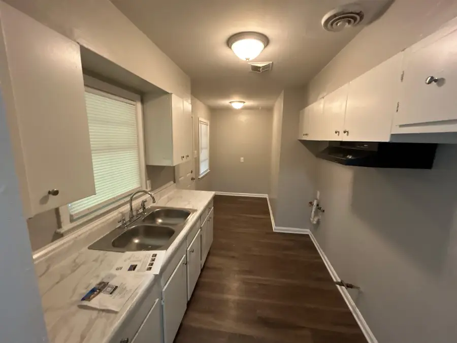 4006 NEWTON DR, Memphis, TN 38109 - #2
