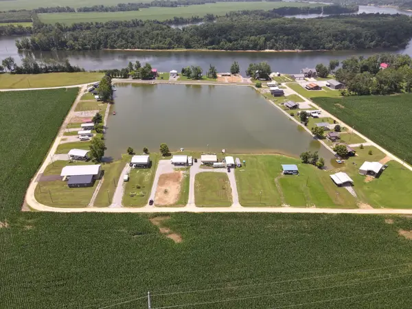 300 RETRIEVER LOOP, Crump, TN 38327-1102