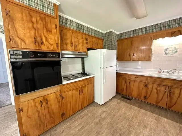 15 PINE ST, Savannah, TN 38372 - #3