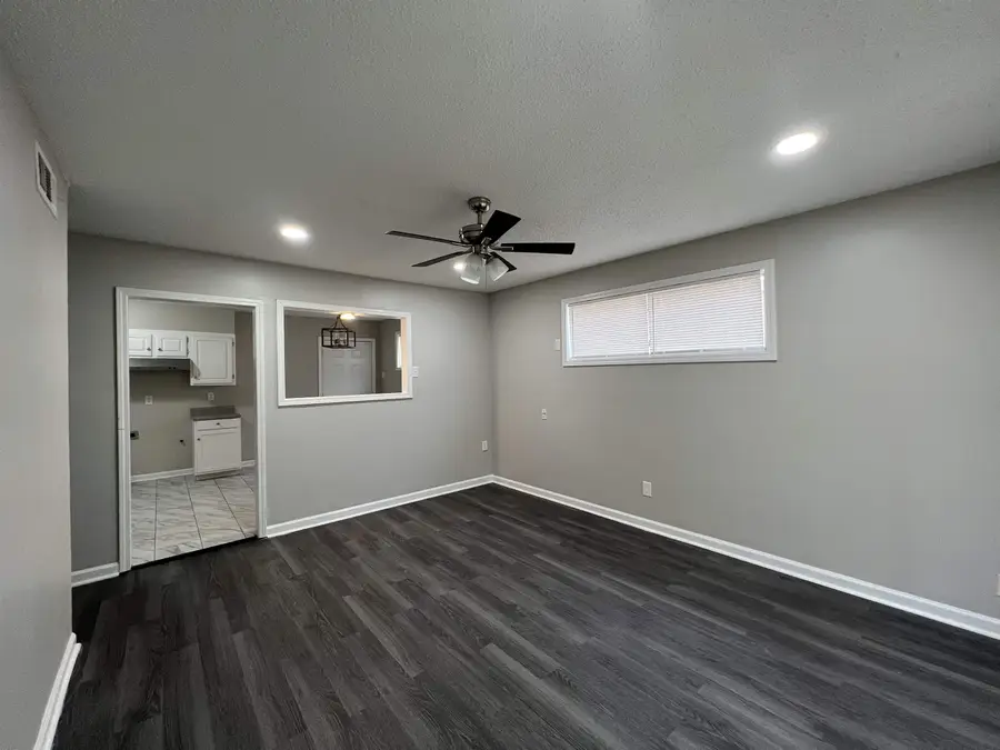 223 CHARTER AVE, Memphis, TN 38109 - #3