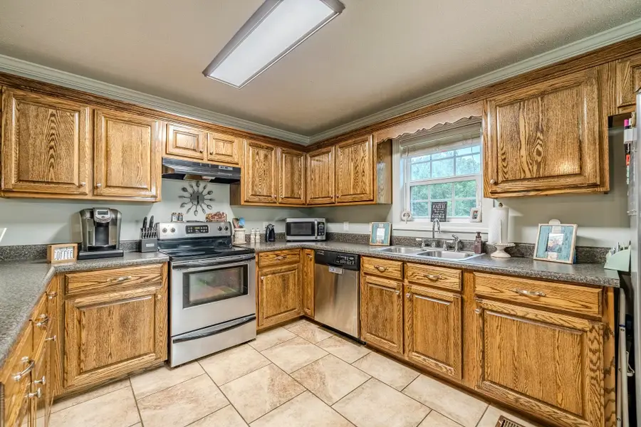 240 ROSEWOOD DR, Savannah, TN 38372 - #3