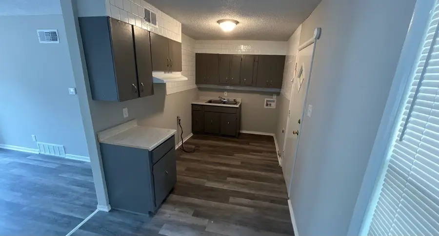 389 W MITCHELL RD, Memphis, TN 38109 - #2