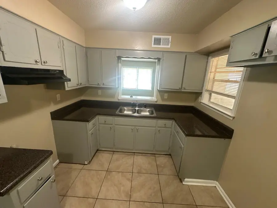 2574 ST ELMO AVE, Memphis, TN 38127 - #2