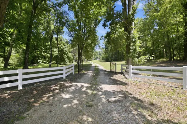 1370 REID HOOKER RD N, Unicorp/Eads, TN 38028