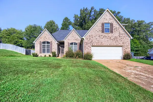 4855 BOURNE HOLLOW LN, Bartlett, TN 38002