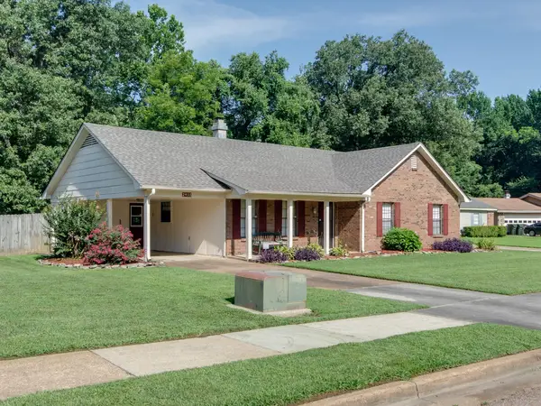 2455 FLOWERING TREE DR, Bartlett, TN 38134